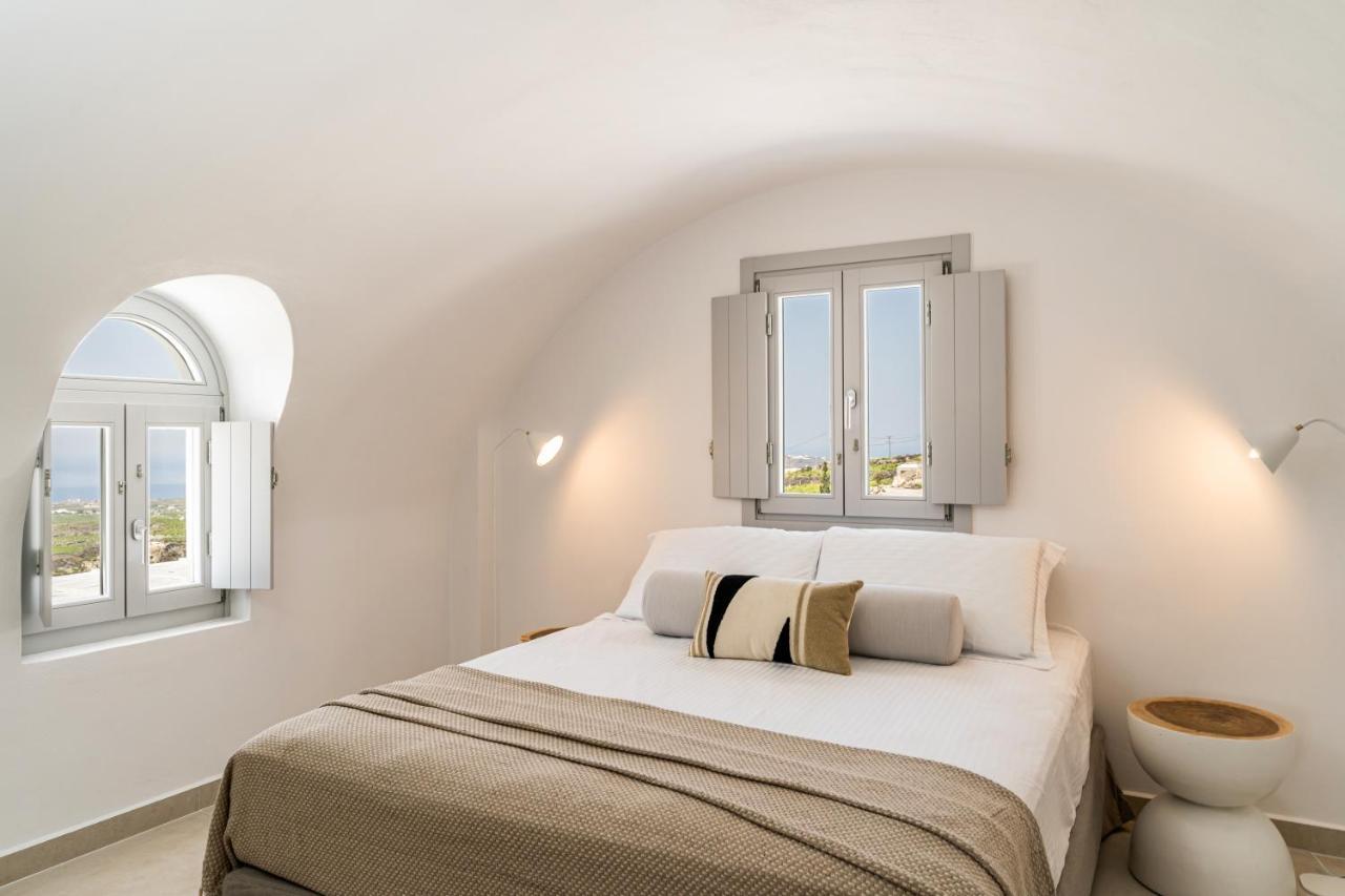 Arotron Santorini Bed & Breakfast Pyrgos Kallistis Bagian luar foto