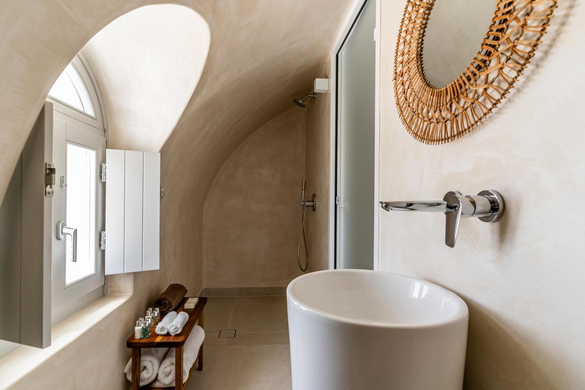 Arotron Santorini Bed & Breakfast Pyrgos Kallistis Bagian luar foto